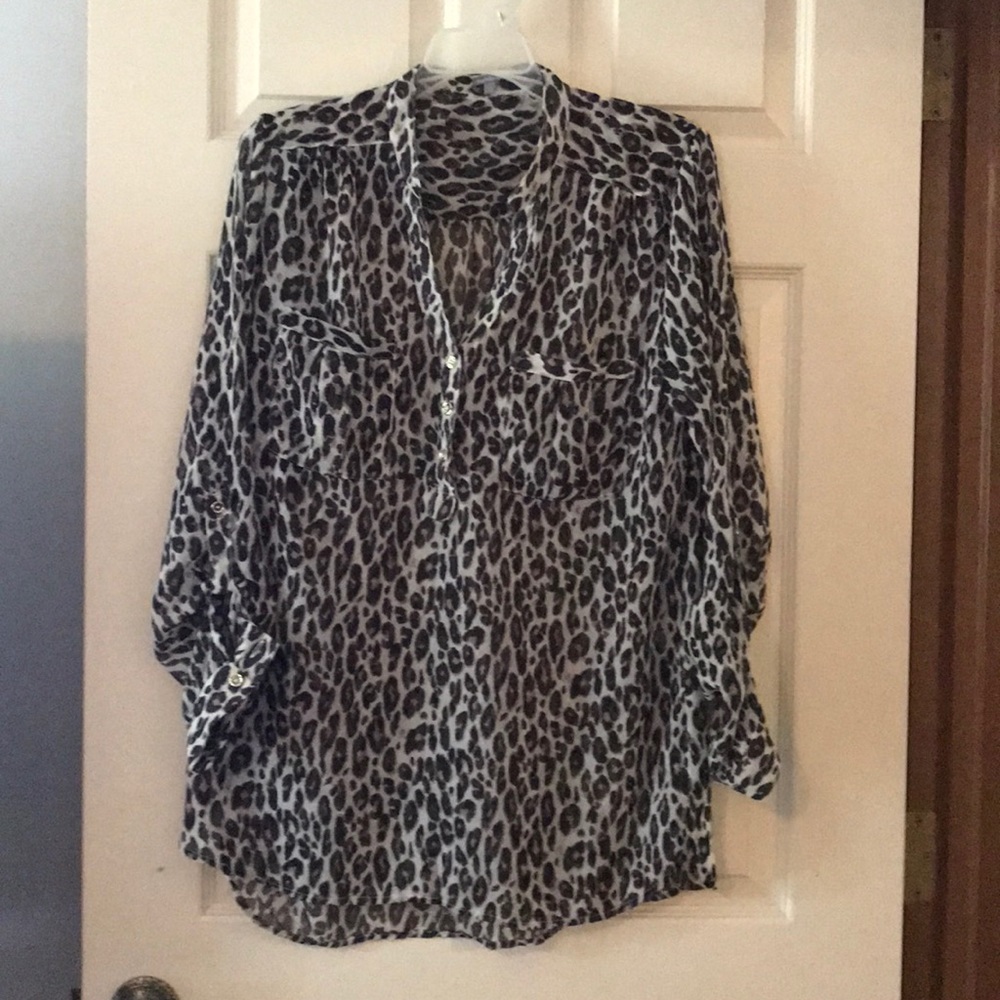 Super cute cheetah blouse.